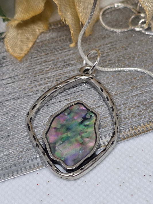 Velvet Aura Necklace
