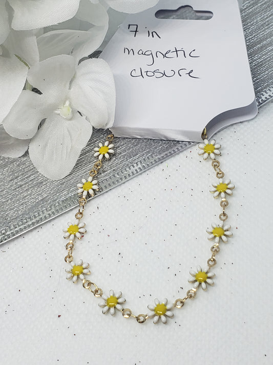 W&Y Daisy Bracelet