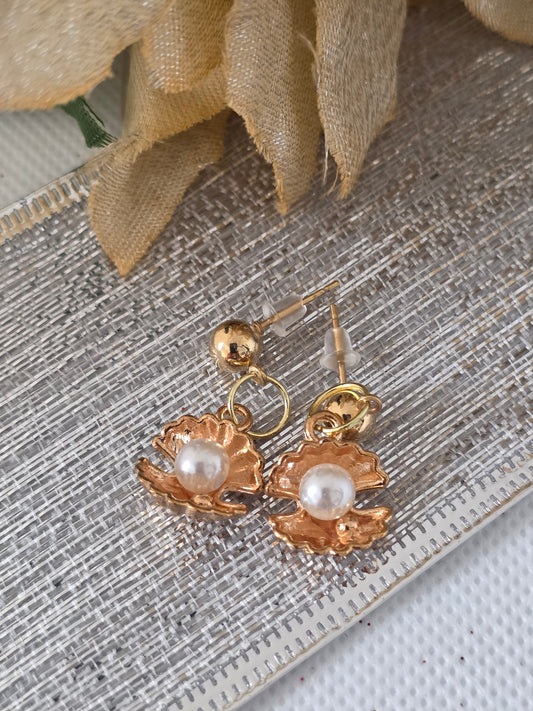 Clamshell Earrings