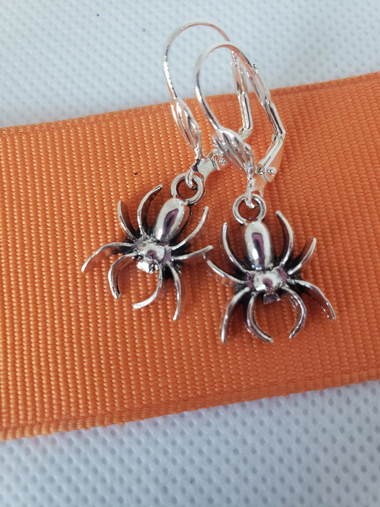 Creeping spider Earrings