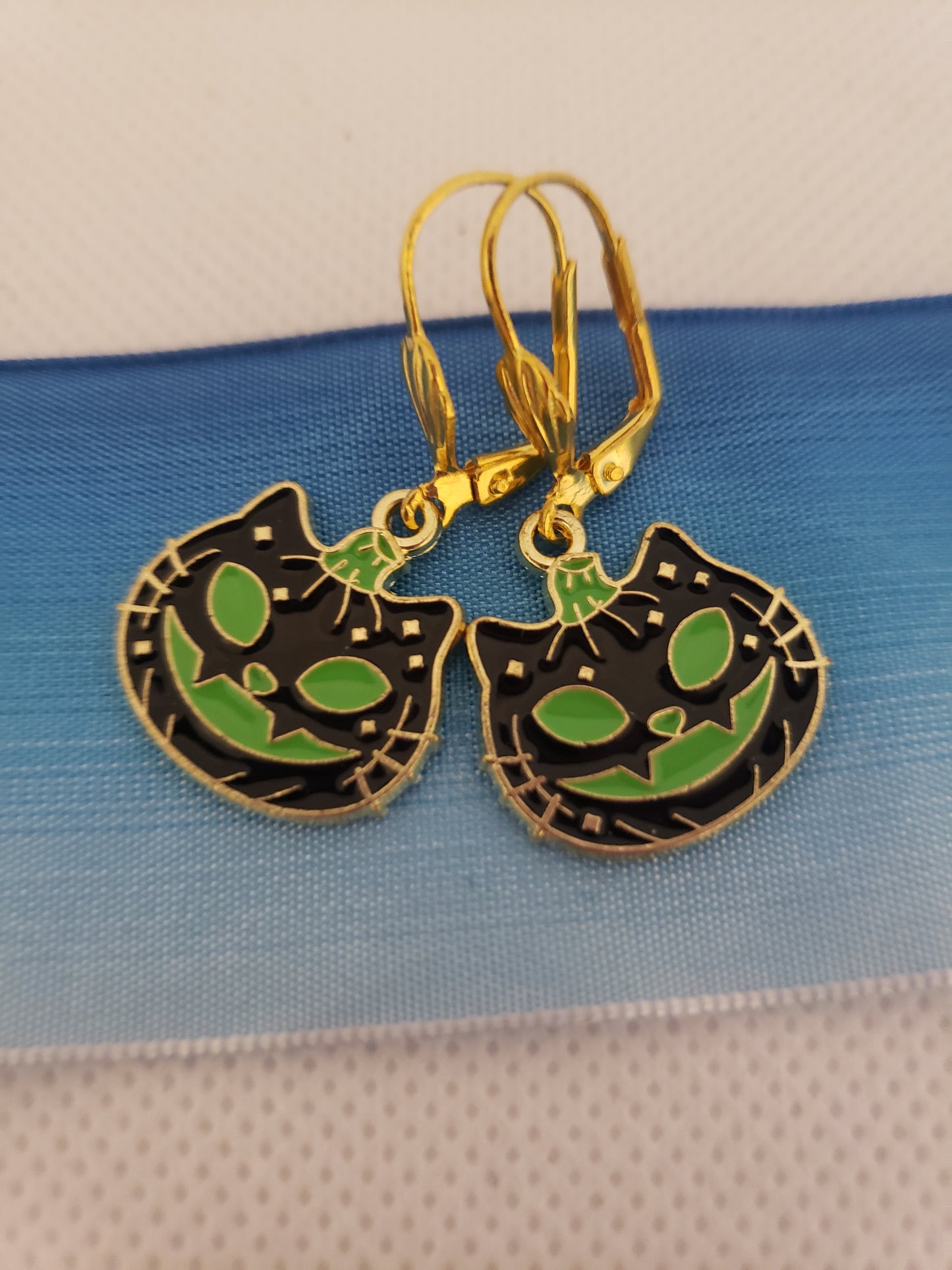 Hallow Kitty Kat Earrings