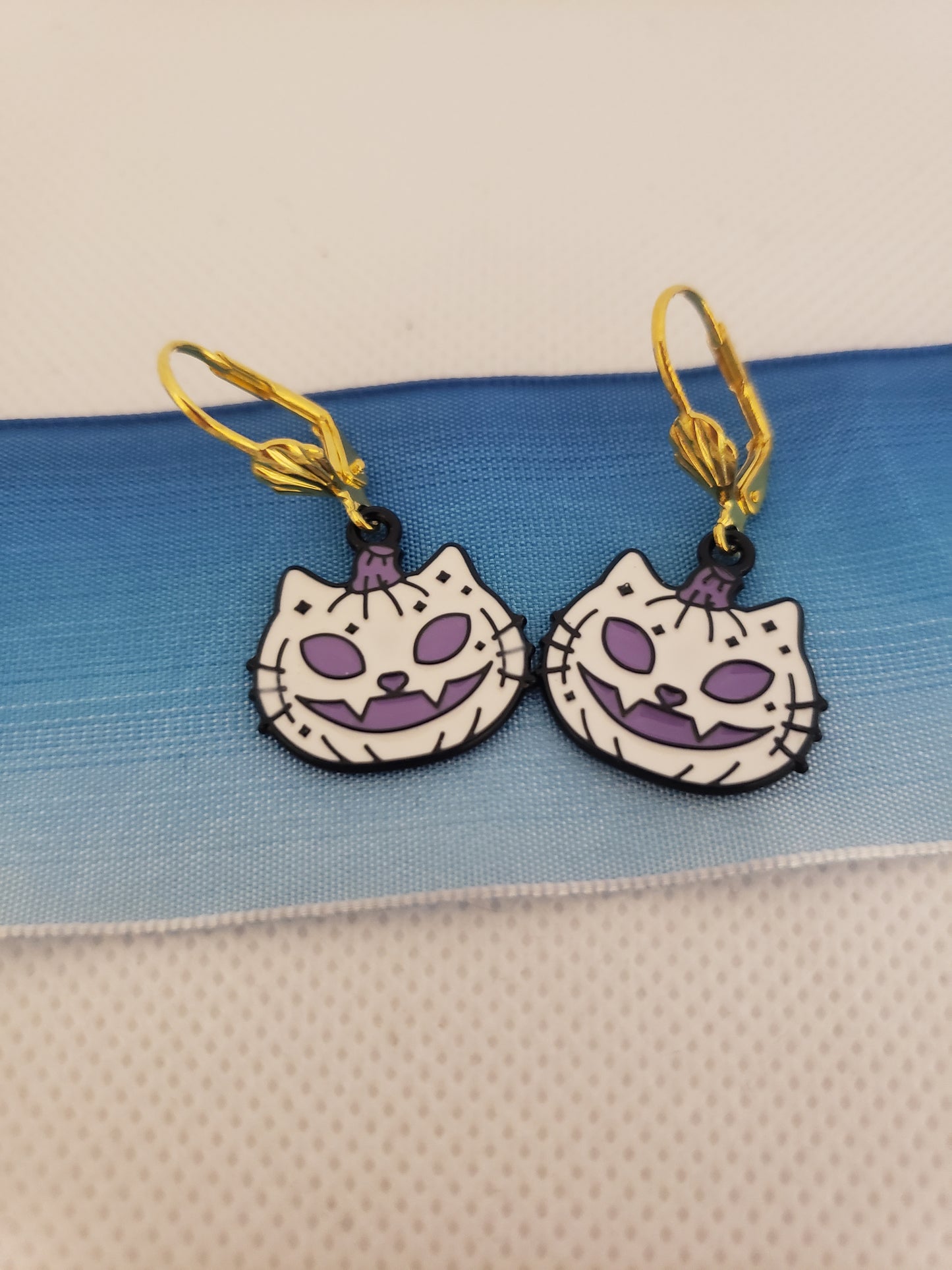 Hallow Kitty Kat Earrings