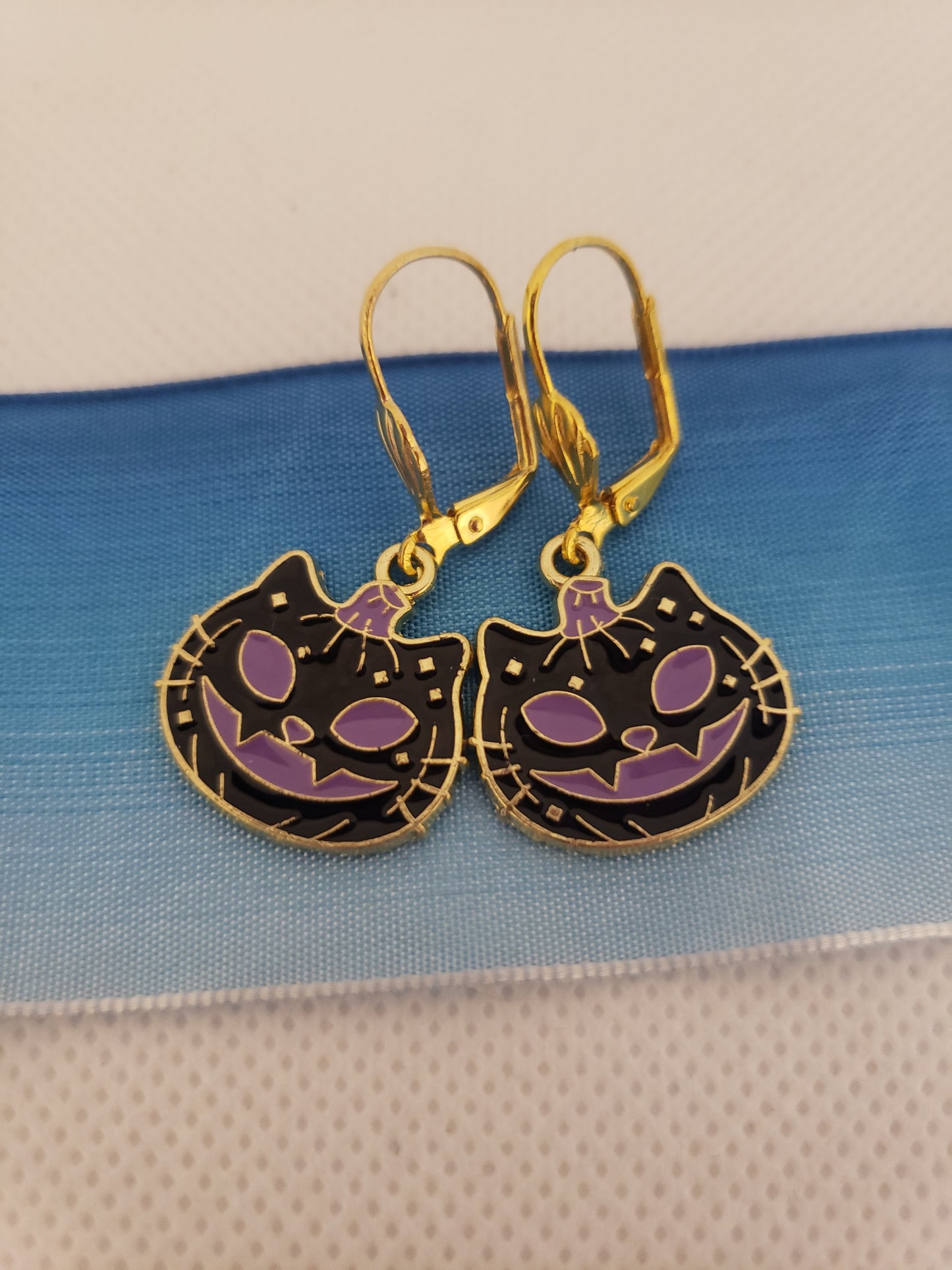 Hallow Kitty Kat Earrings